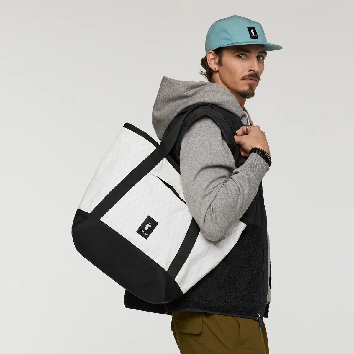 Contiguo 22L Tote - Image 37